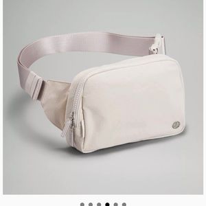 LULULEMON -Everywhere belt bag Large , white opal color